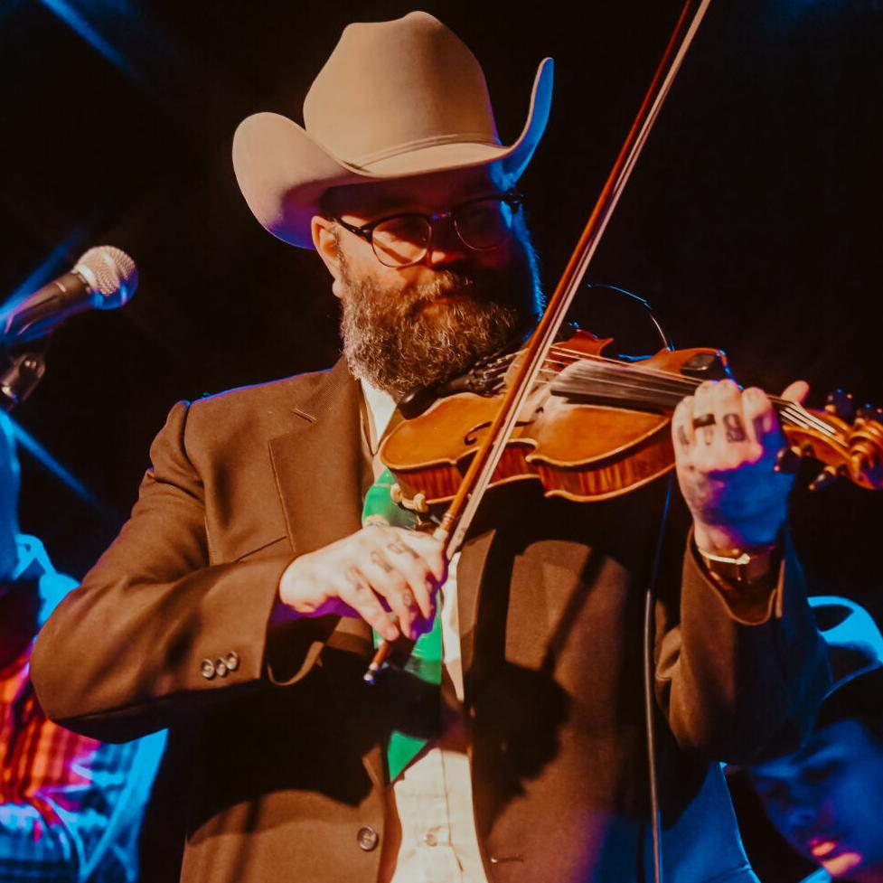 Joshua Hedley Schools the Crowd at Skinny Dennis